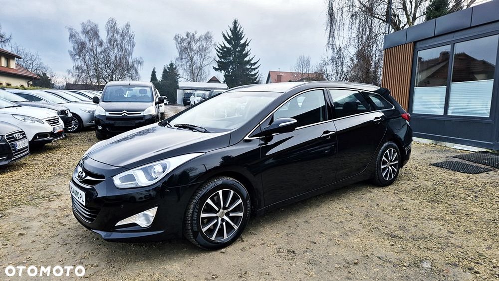 Hyundai i40 Kombi blue 1.6 Family+ - 26
