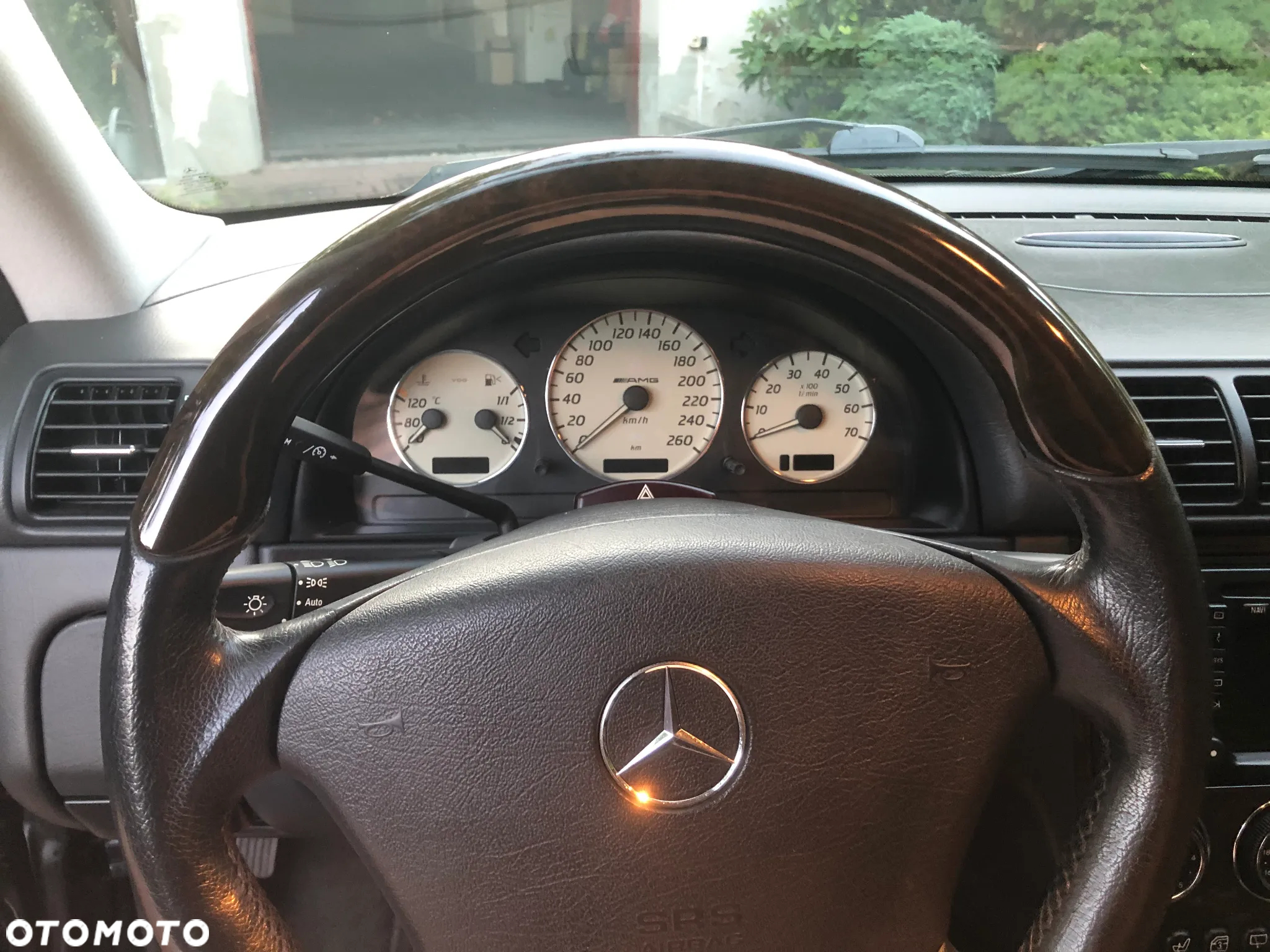 Mercedes-Benz ML 55 AMG - 12