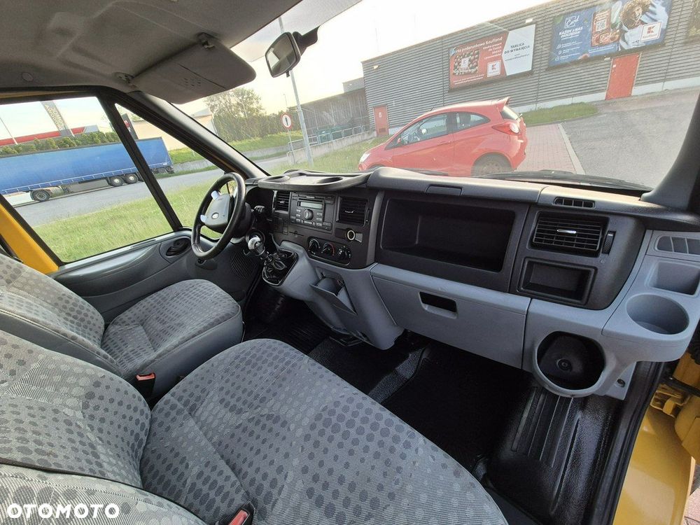 Ford Transit - 11