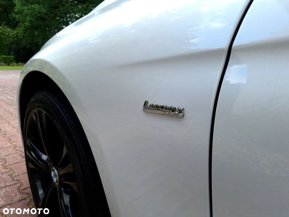 BMW Seria 3 320i Luxury Line - 31