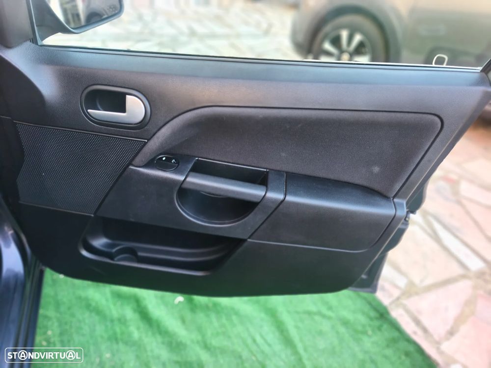 Ford Fiesta 1.25 First Edition - 14