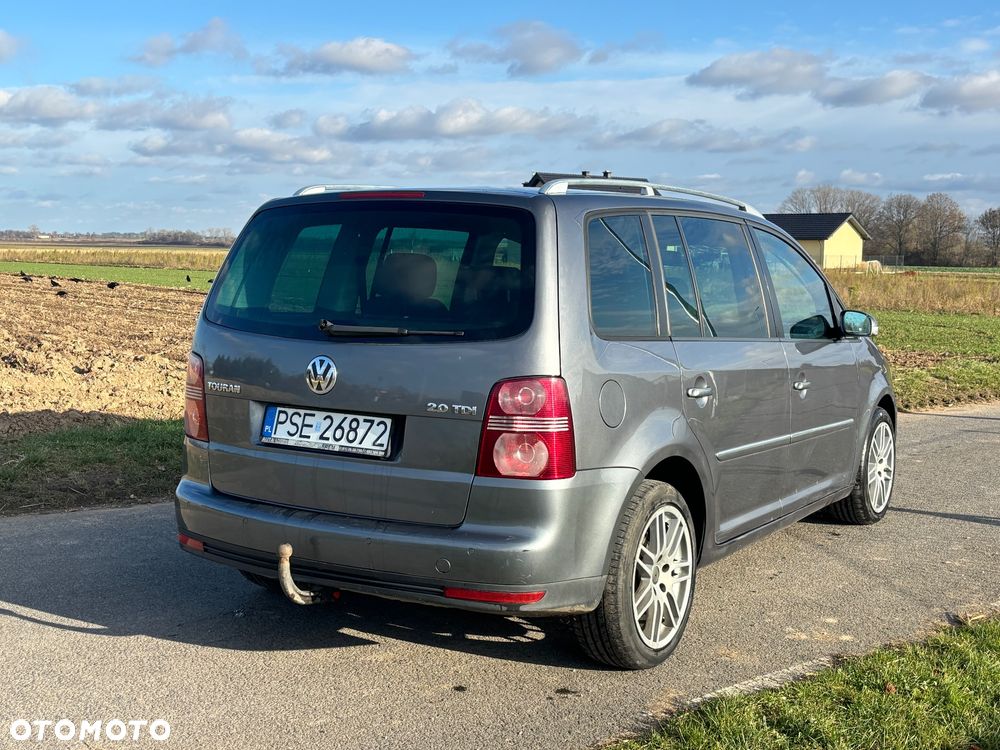 Volkswagen Touran 2.0 TDI DPF Highline DSG - 4