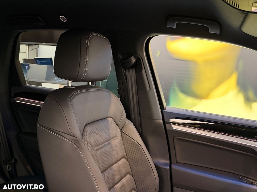 Volkswagen Touareg V6 TDI 4MOTION Elegance - 8