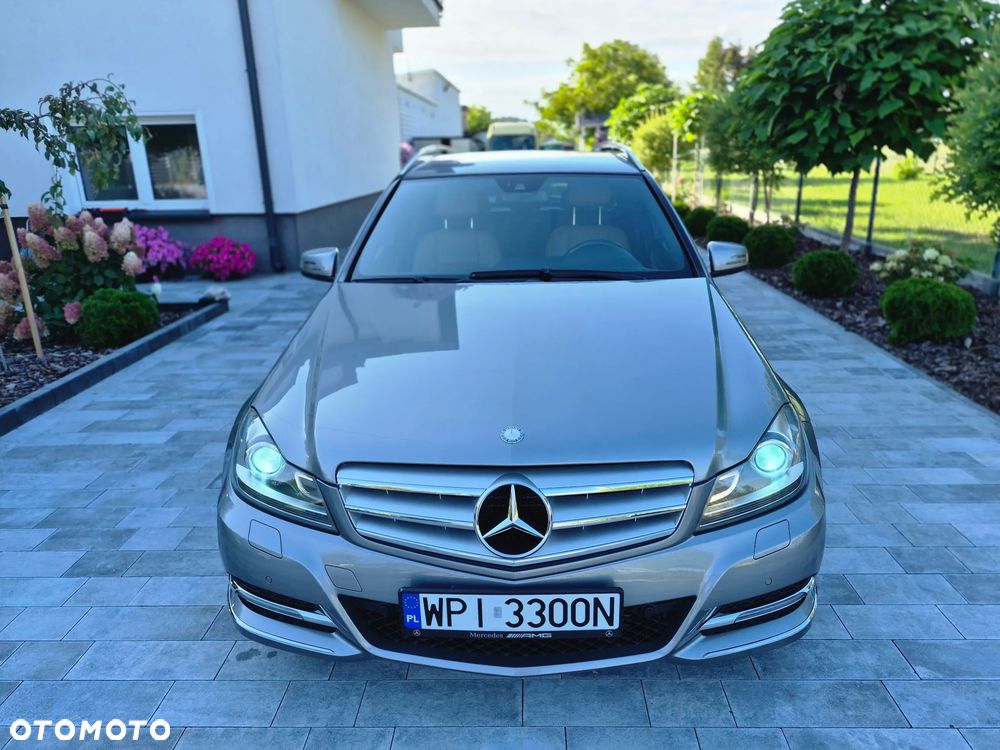 Mercedes-Benz Klasa C 300 CDI BlueEff 4-Matic Avantgarde - 1