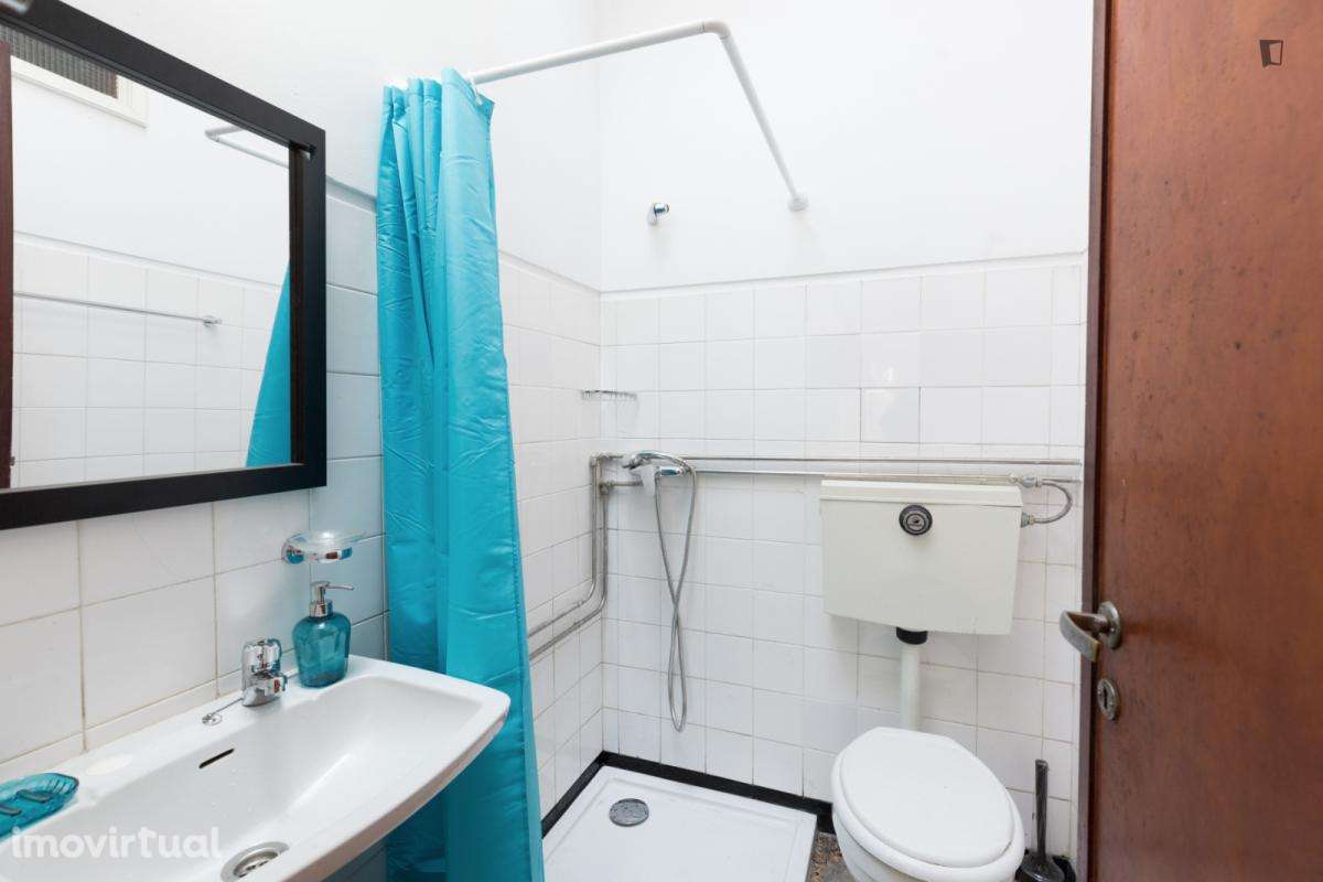 Quarto - localizado em São Mamede de Infesta Porto - Grande imagem: 3/18