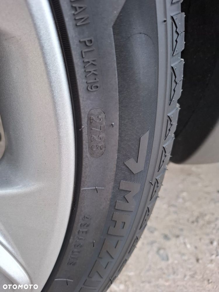 Ford Kuga 2.0 TDCi 2x4 Titanium - 19