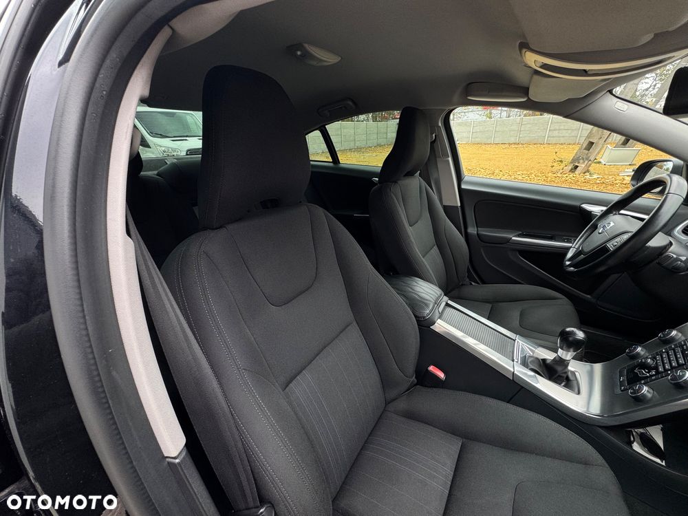 Volvo S60 D2 Momentum - 21