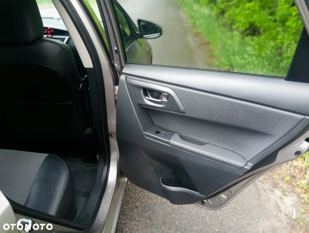 Toyota Auris - 24