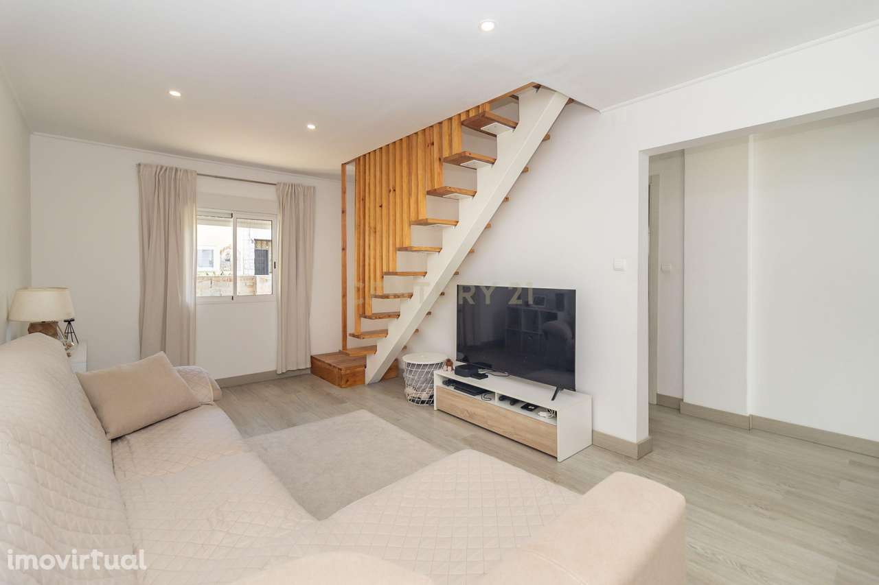 Moradia Isolada T2 Remodelada - Foros de Amora - Grande imagem: 5/44