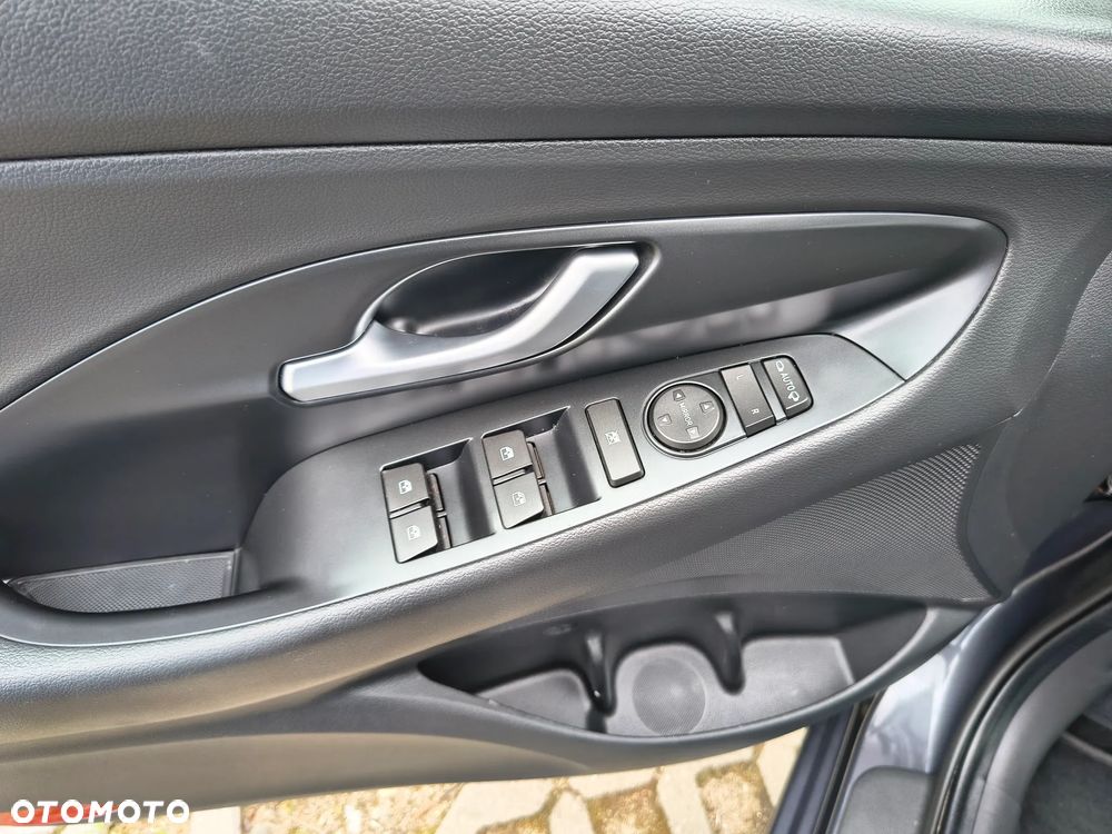 Hyundai i30 1.5 T-GDI 48V-Hybrid DCT EDITION 30 - 14