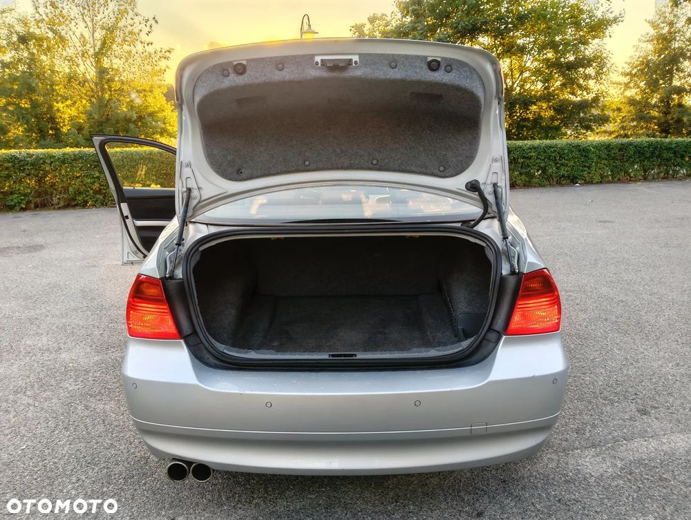 BMW Seria 3 320i - 15