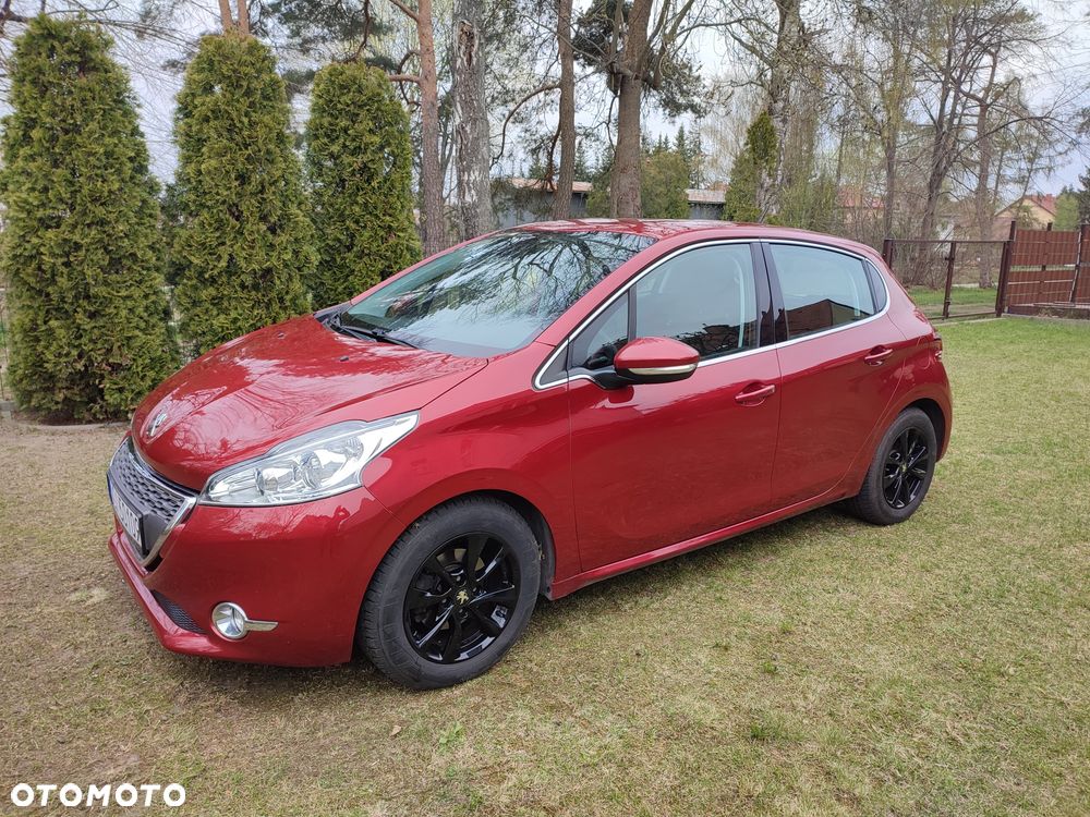 Peugeot 208 - 1