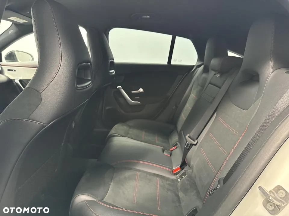 Mercedes-Benz CLA 200 d AMG Line 8G-DCT - 20