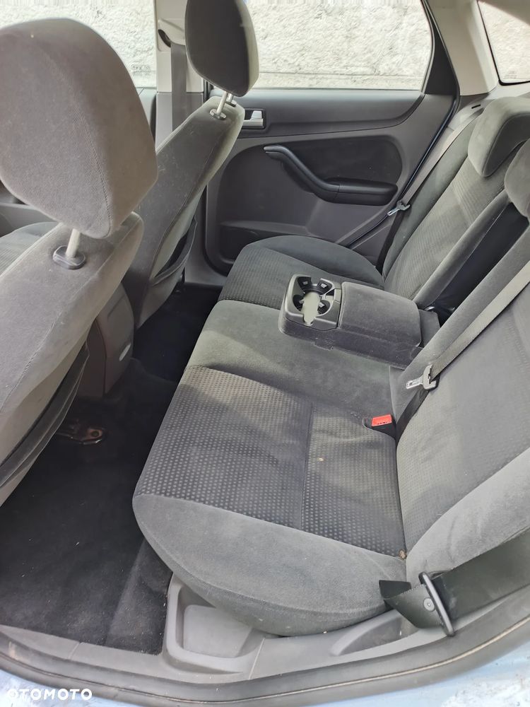 Ford Focus 2.0 Ghia - 6
