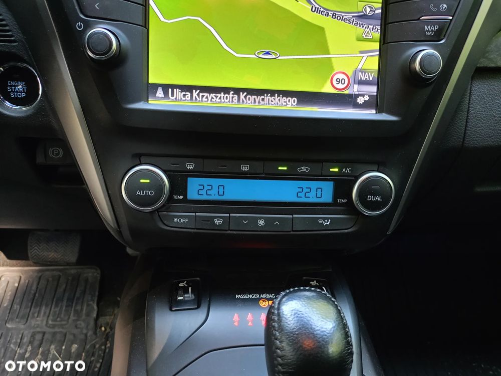 Toyota Avensis 2.0 Premium MS - 21