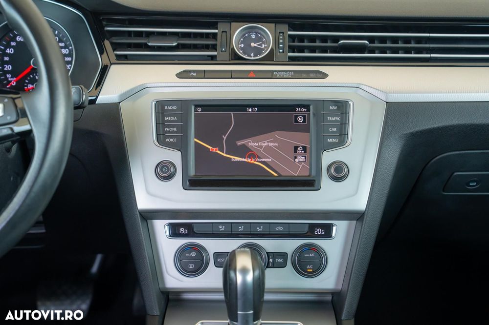Volkswagen Passat Variant 2.0 TDI DSG (BlueMotion Technology) Comfortline - 18