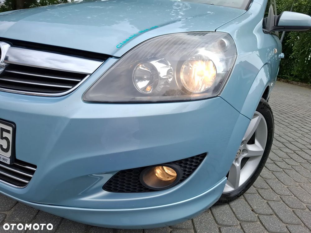Opel Zafira 1.8 Sport - 19