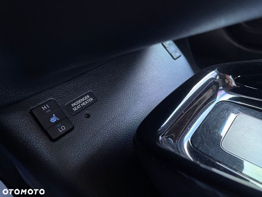Toyota Prius Hybrid - 23