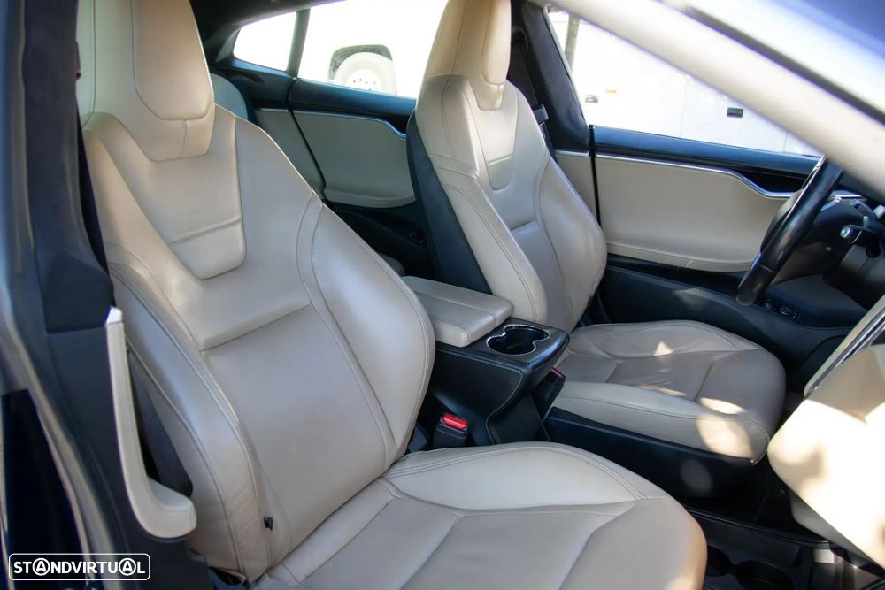 Tesla Model S - 5