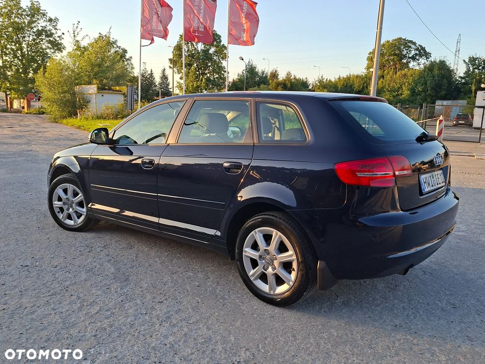 Audi A3 Sportback 1.6 TDI DPF Ambiente - 3