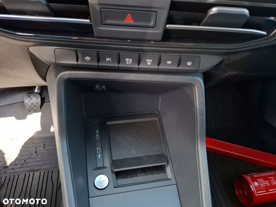 Ford Transit Connect - 22