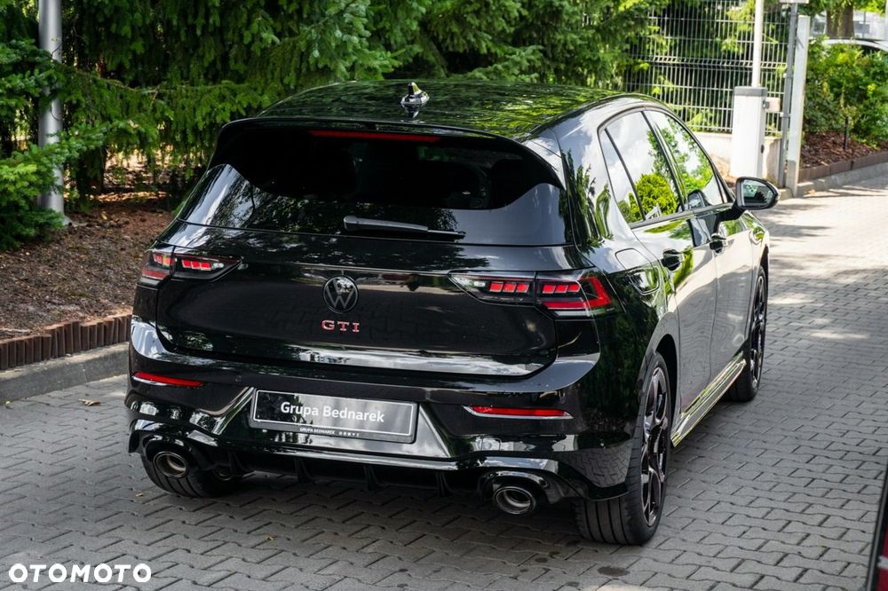 Volkswagen Golf - 10