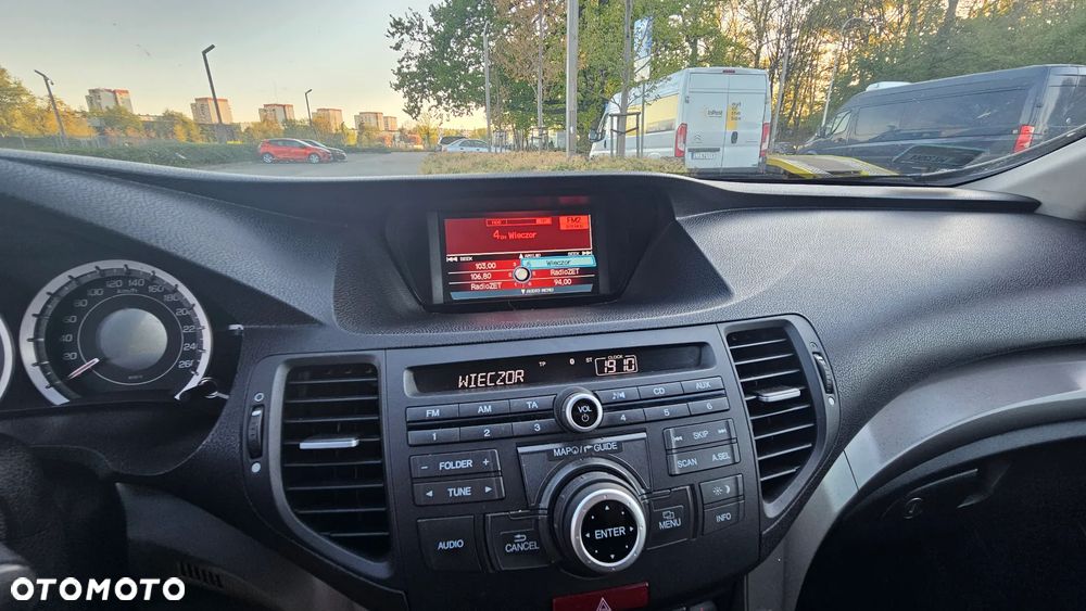 Honda Accord 2.2d Executive Nav - 16