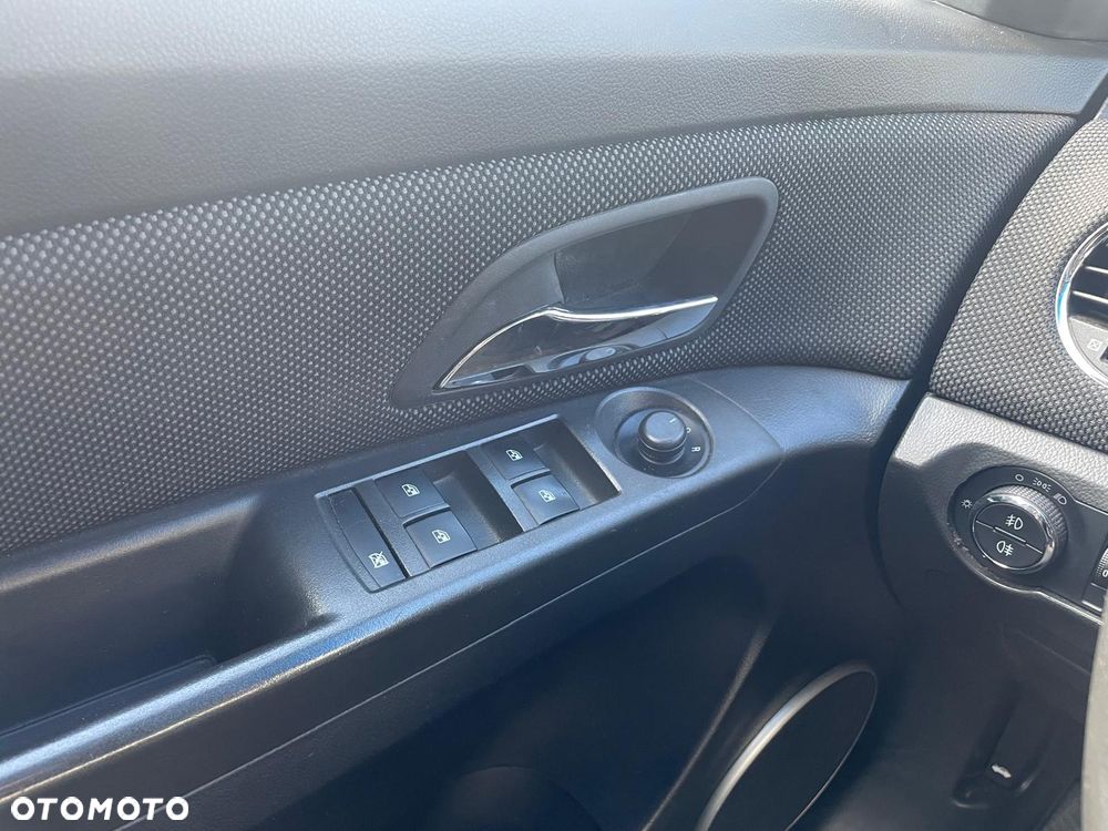 Chevrolet Cruze 1.8 LT - 16