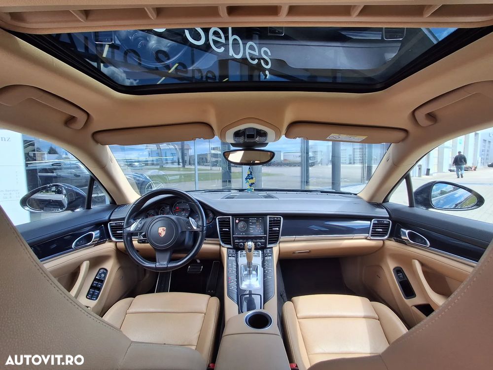 Porsche Panamera - 24