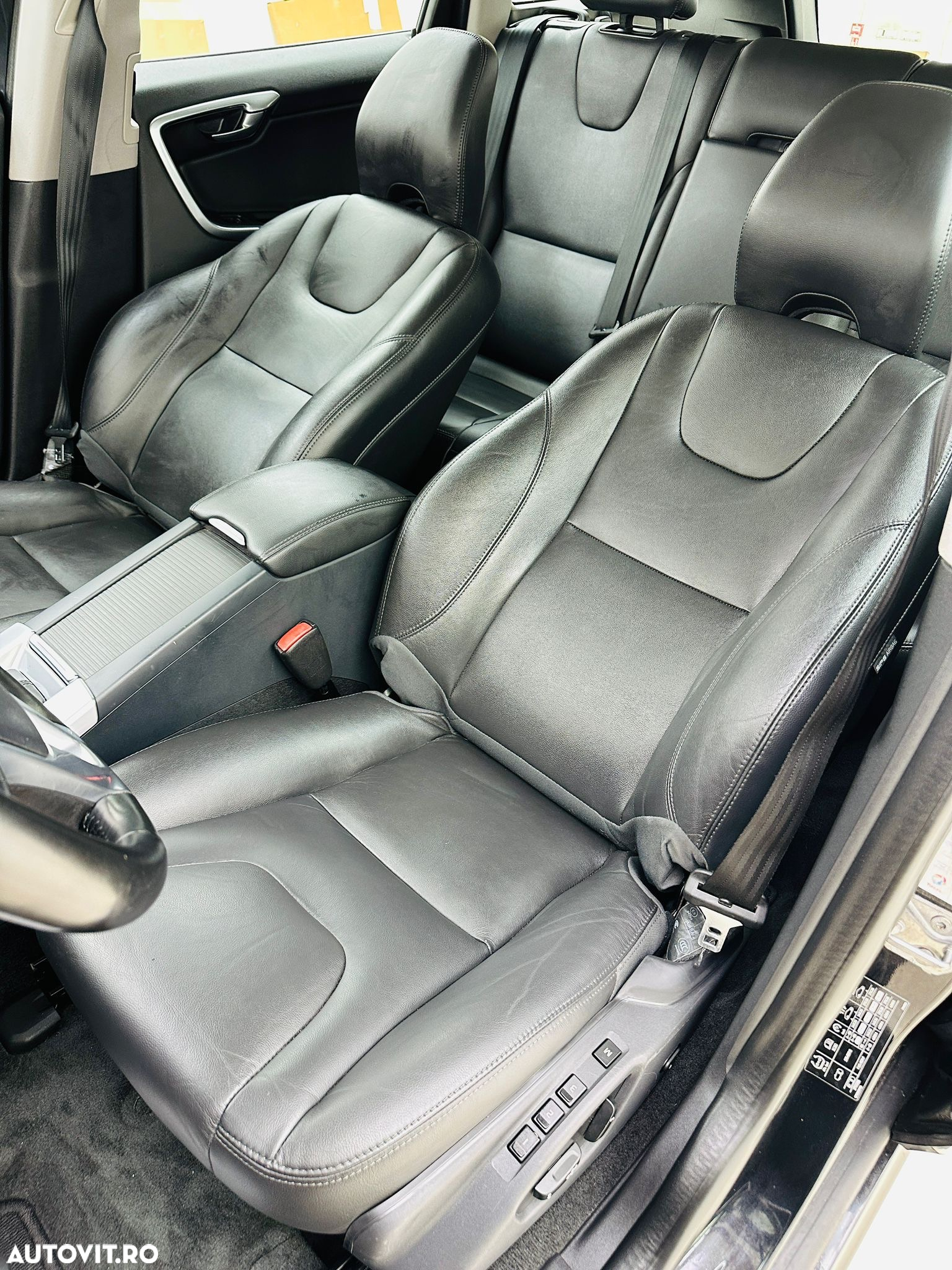 Volvo XC 60 - 24