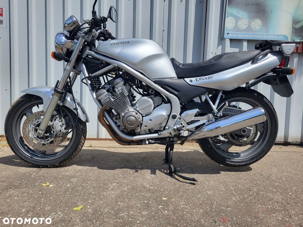 Yamaha XJ - 9
