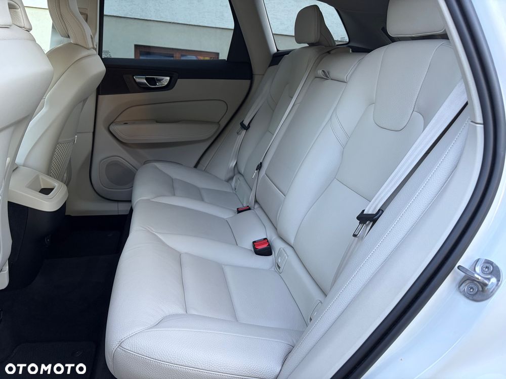 Volvo XC 60 B4 D AWD Inscription - 20