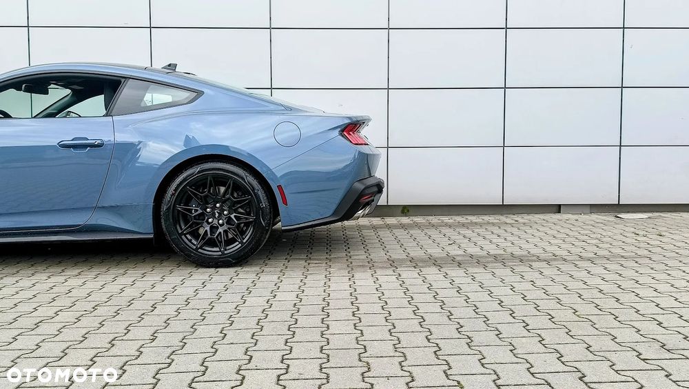 Ford Mustang - 6