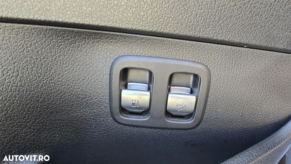 Mercedes-Benz C - 13