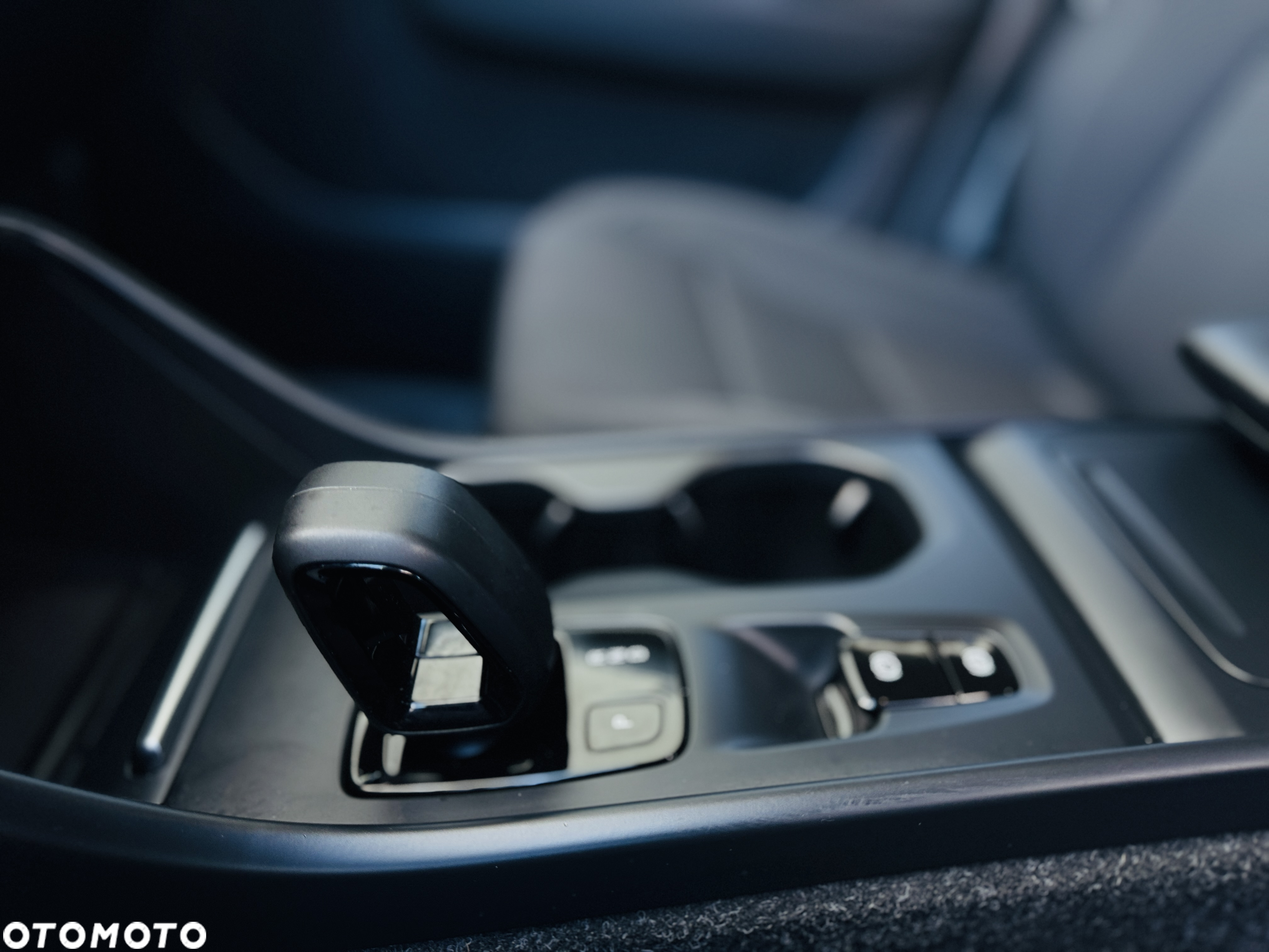 Volvo XC 40 T2 Plus Dark - 12