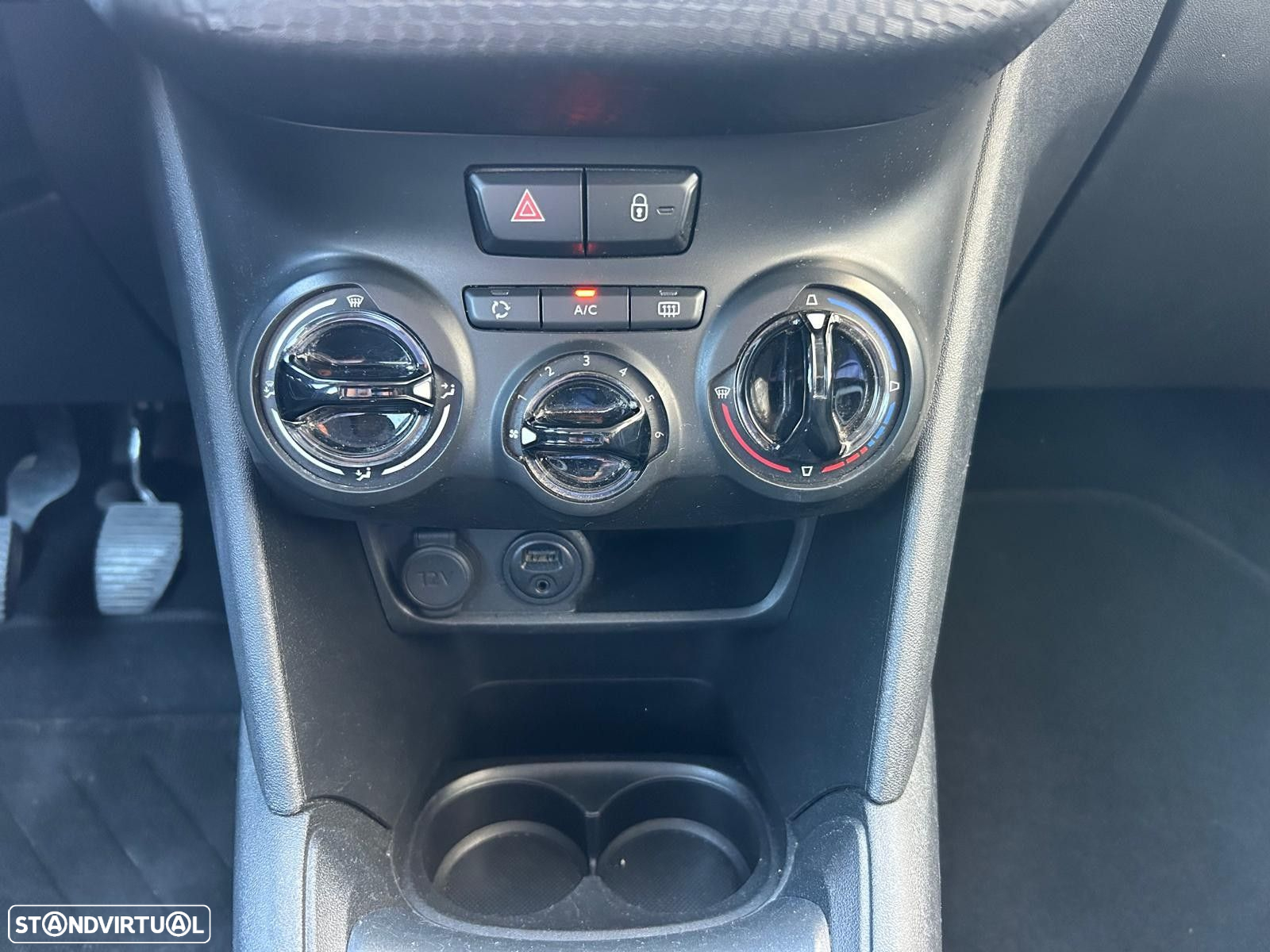 Peugeot 208 1.2 PureTech Style - 36