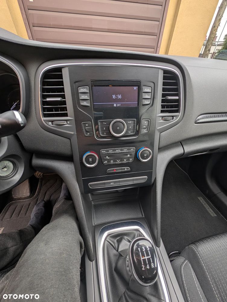 Renault Megane 1.6 SCe Zen - 10