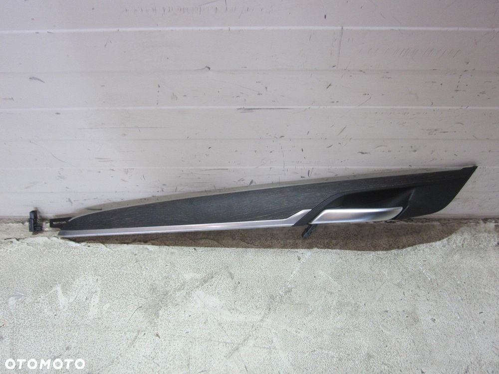 BMW X1 F48 LISTWY KRATKI DEKORY DESKI DRZWI AMBIENTE PERLGLANZ 9347753 LED - 13