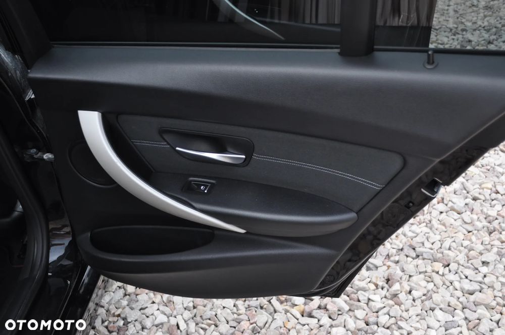 BMW Seria 3 318d Advantage - 28