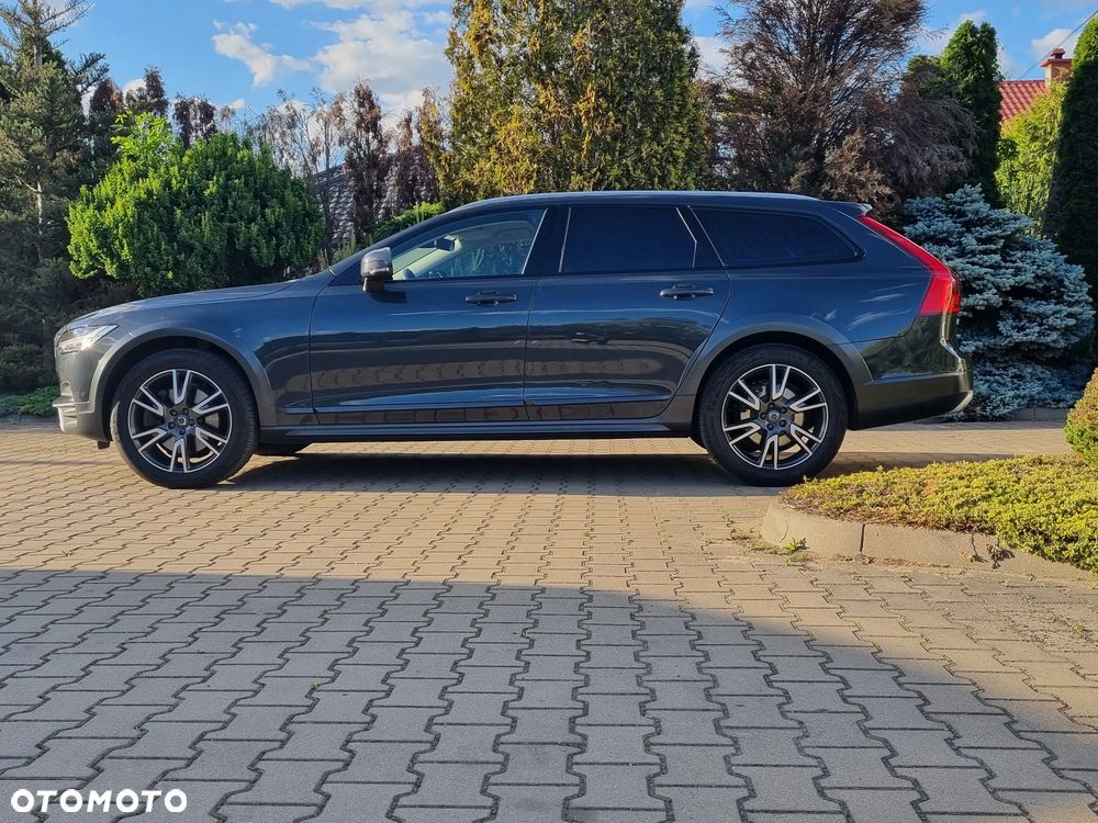 Volvo V90 Cross Country - 15