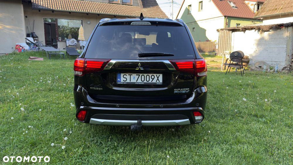 Mitsubishi Outlander 2.0 4WD - 7