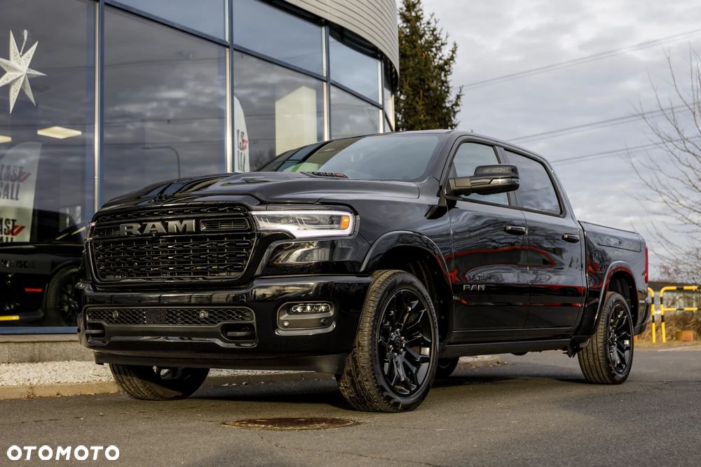 RAM 1500 Limited Night - 4