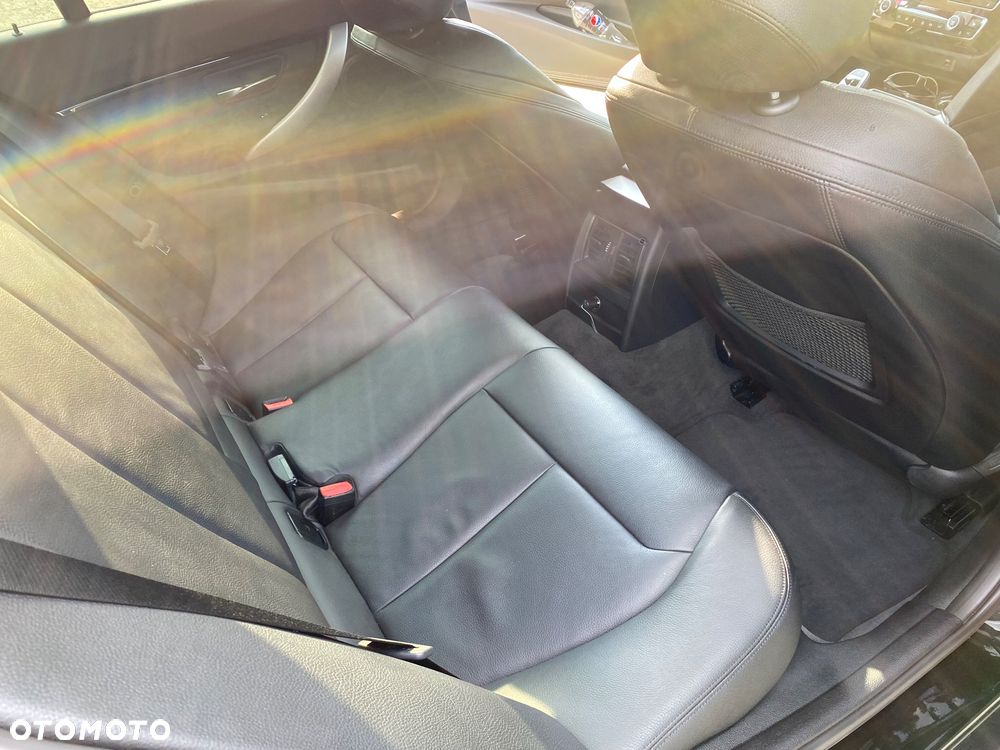 BMW Seria 3 330i GPF M Sport Shadow - 20
