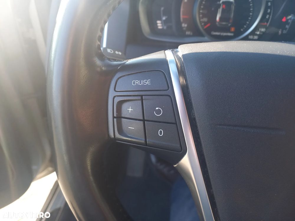 Volvo XC 60 D4AWD Kinetic - 20
