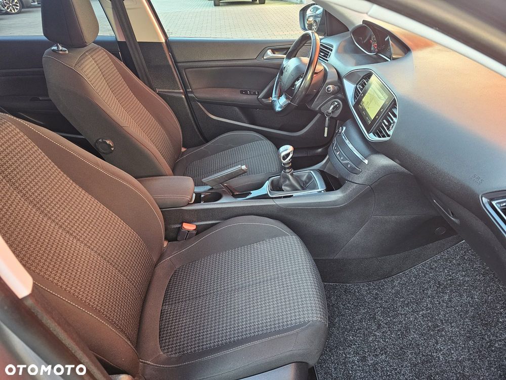 Peugeot 308 BlueHDi 120 Stop & Start Allure - 21