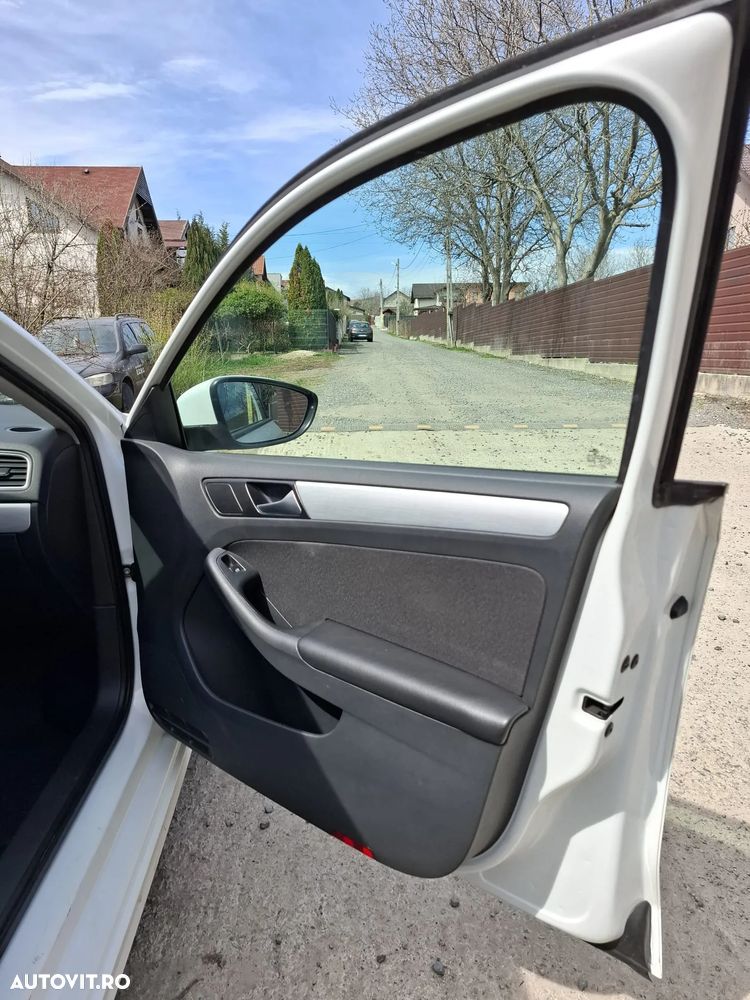Volkswagen Jetta 1.2 TSI Comfortline - 8