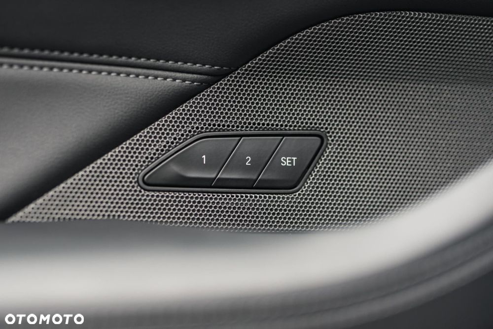 BMW M4 Competition M xDrive sport - 28