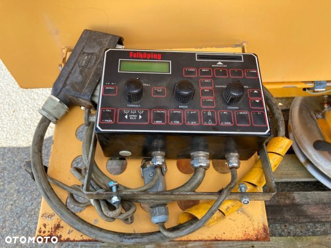 Falkoping Broddway piaskarka posypywarka solarka podwieszana zima S-3 - 13