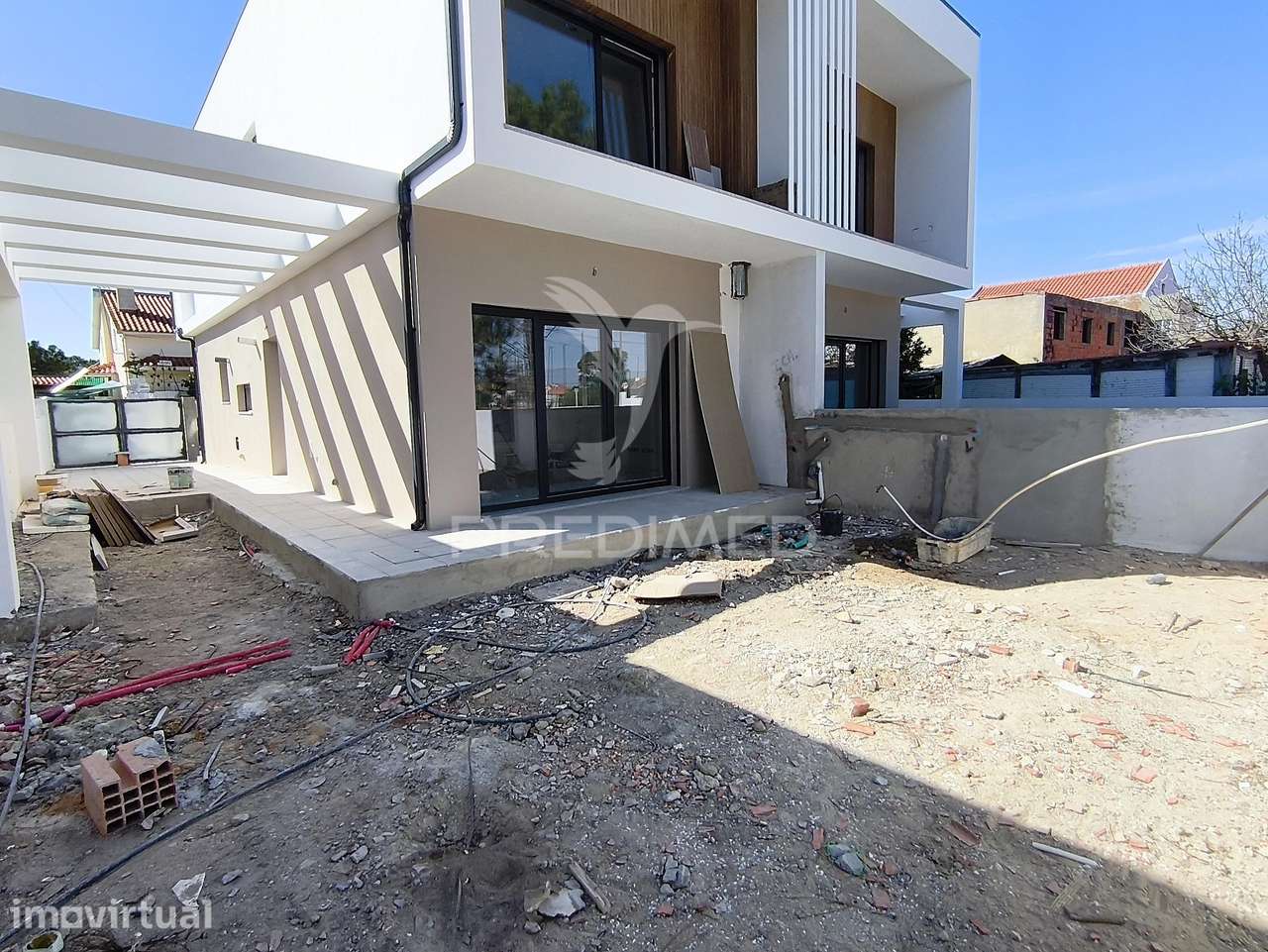 2 Suítes (20,31 e 17,51m2), Churrasqueira, Sala c/ Excelente exposi... - Grande imagem: 2/12
