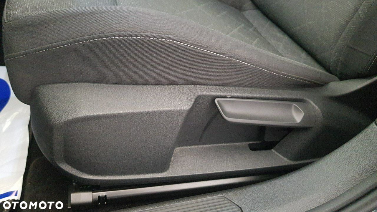 Volkswagen Golf - 24